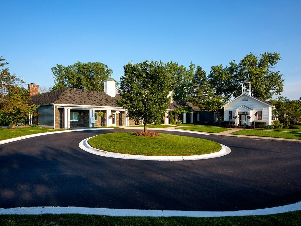 Apartments In Kentwood, MI Woodland Creek Apartments