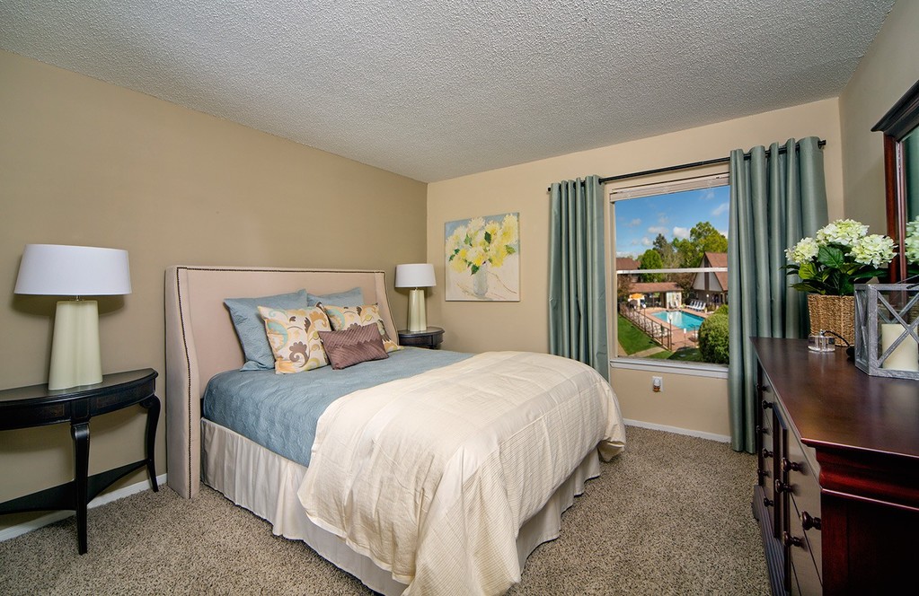 Neighborhood Apartments in Gardendale, Alabama Woodbrook Apartments