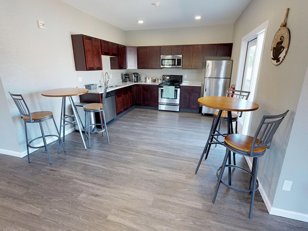 Apartments in Bath MI Somerset Park