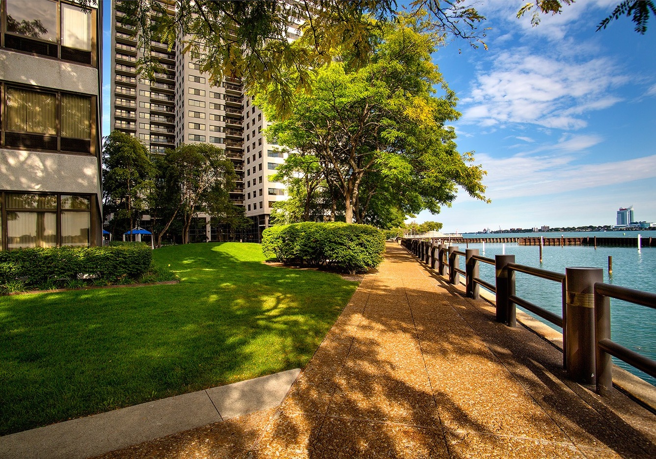 Detroit Riverfront Apartments Riverfront Towers