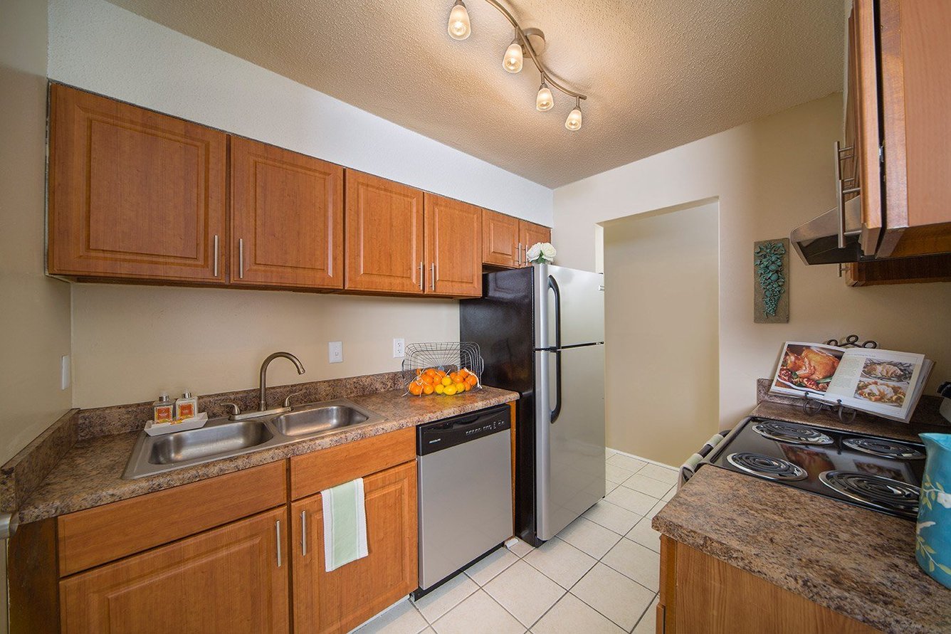 Neighborhood Apartments in Gardendale, Alabama Woodbrook Apartments