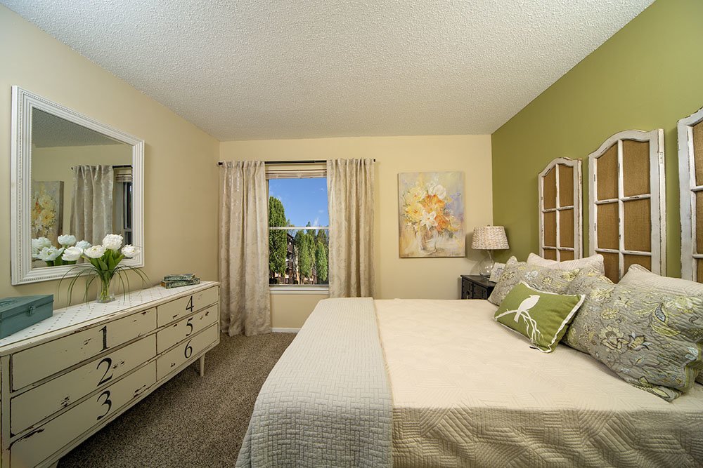 Neighborhood Apartments in Gardendale, Alabama Woodbrook Apartments