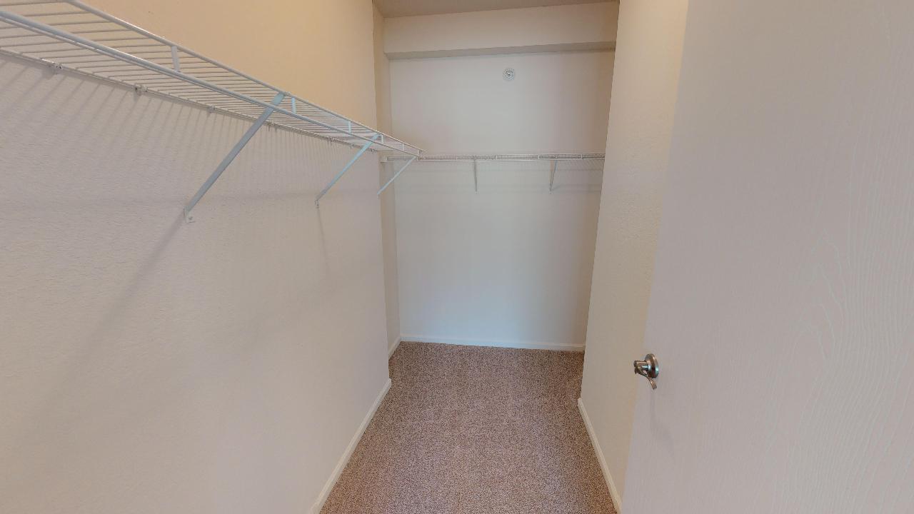 Somerset Park Apartments Bath, MI Residents