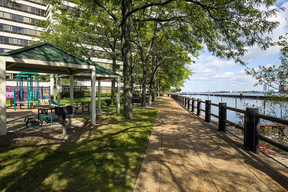Detroit Riverfront Apartments Riverfront Towers