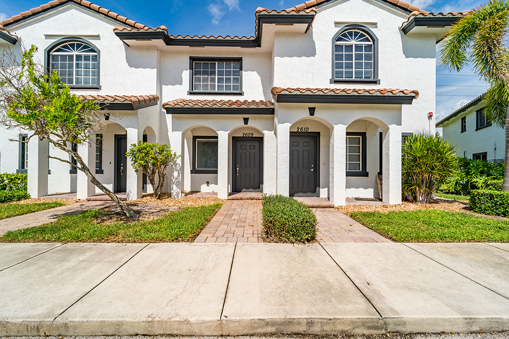 Apartments in Naples, Florida Amberton Luxury Townhomes Home