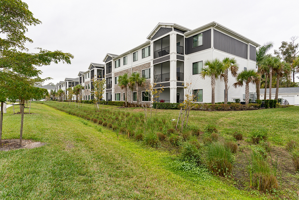 81 West Apartments Fort Myers, FL Residents