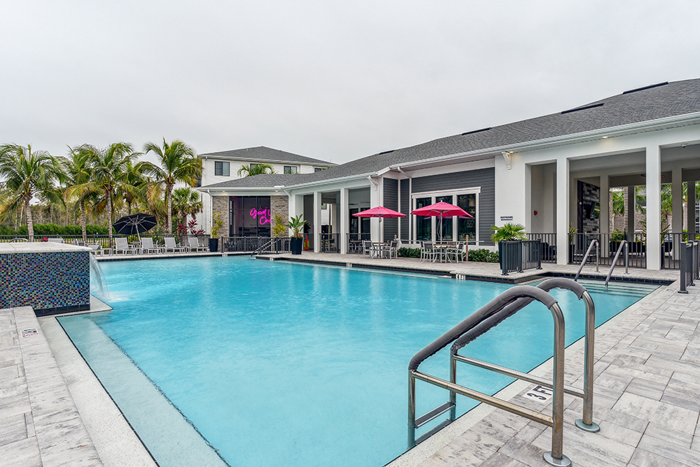 81 West Apartments Fort Myers, FL Residents