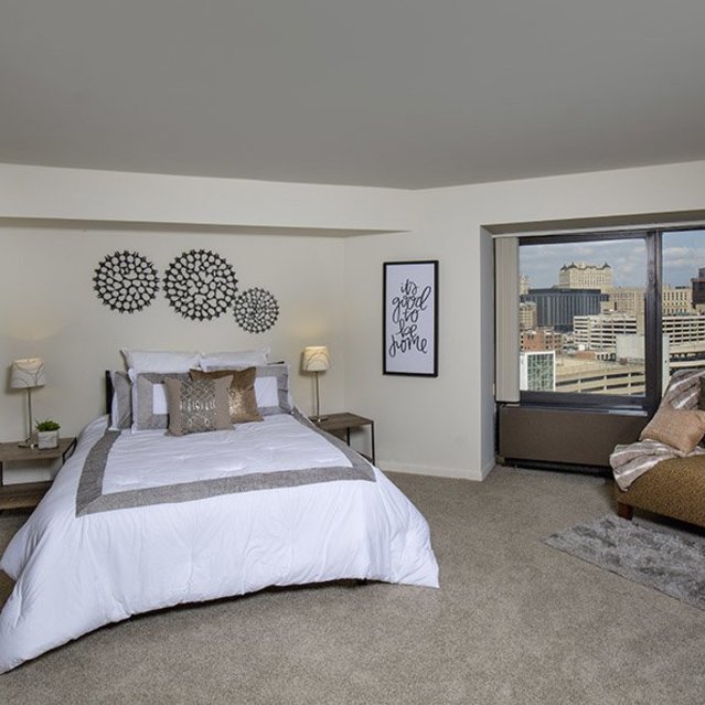 Detroit Riverfront Apartments Riverfront Towers Welcome