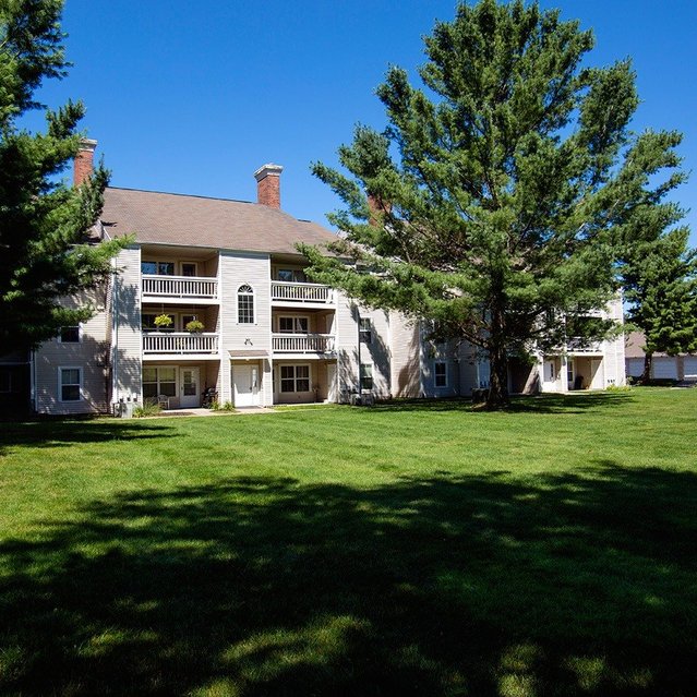 Pet Friendly Apartments Grand Rapids, MI Wyndham Hill