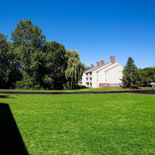 Pet Friendly Apartments Grand Rapids, MI Wyndham Hill