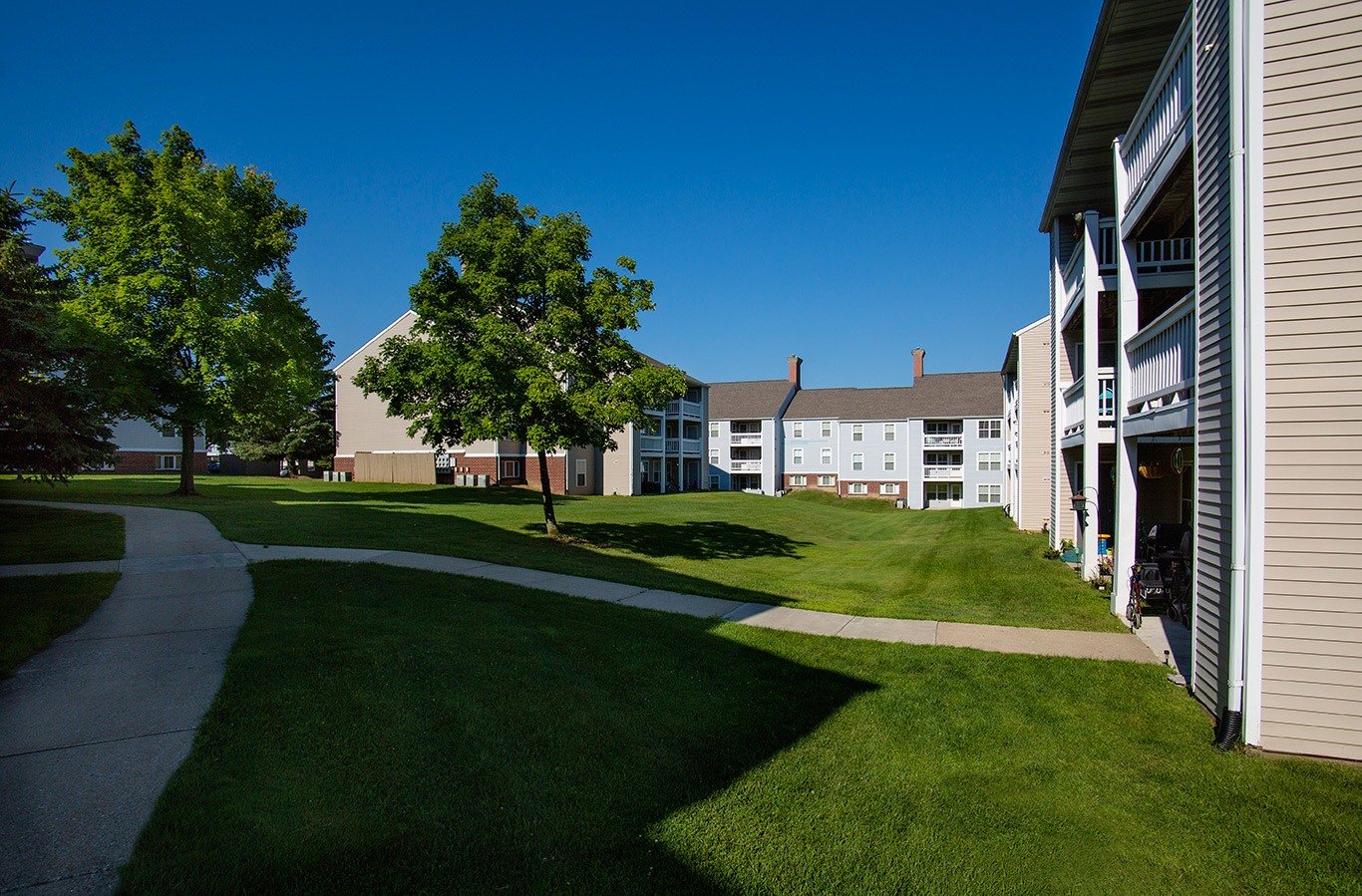 Apartments In Kentwood Mi Woodland Creek Apartments